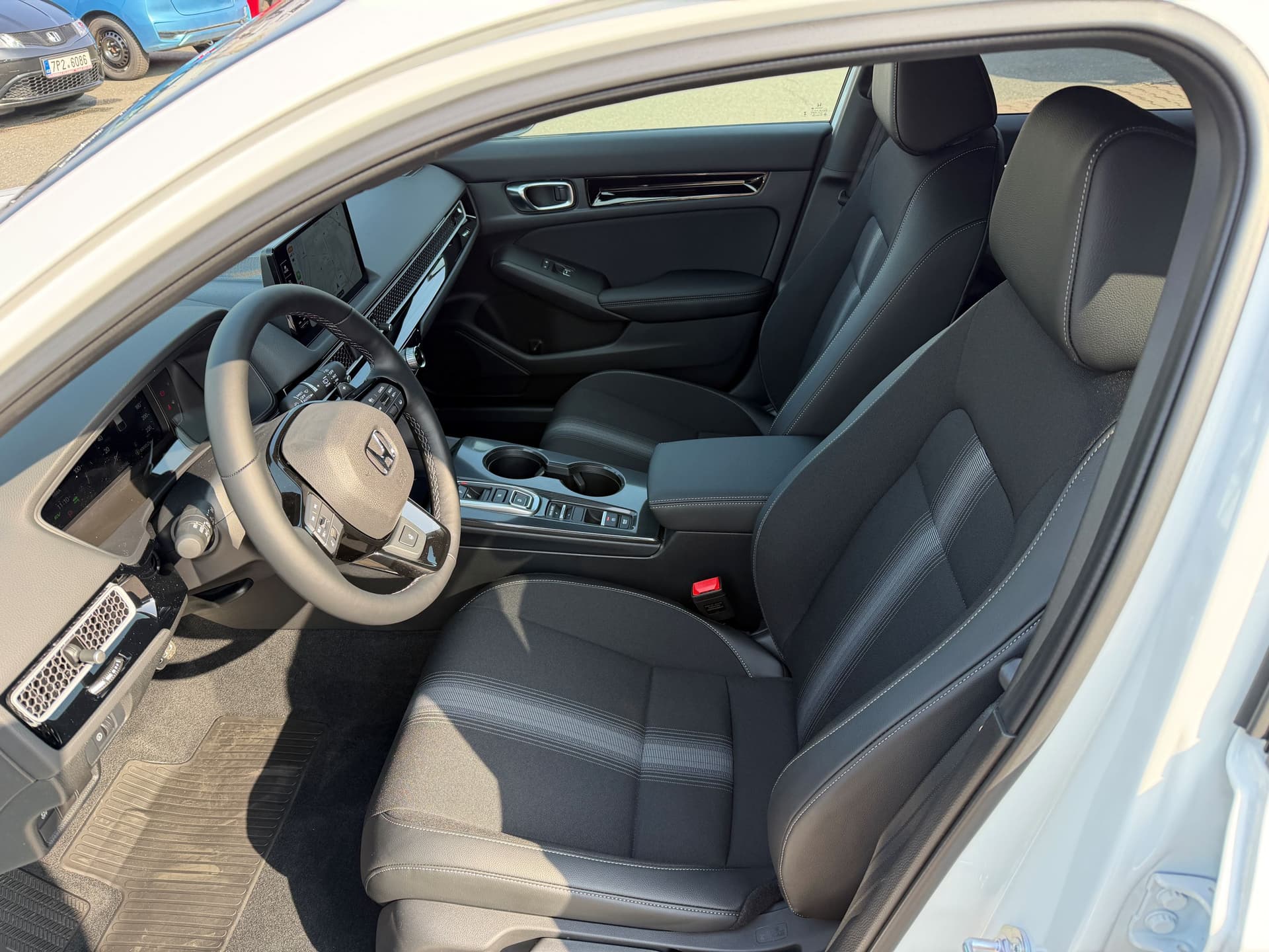 Honda Civic 2,0 Sport e:HEV - Náhled 7