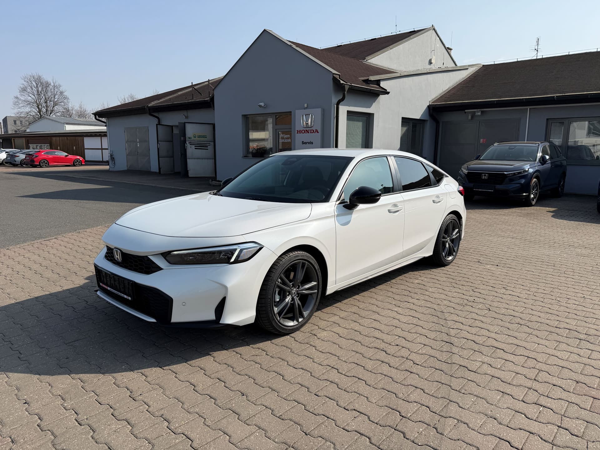 Honda Civic 2,0 Sport e:HEV - Náhled 3