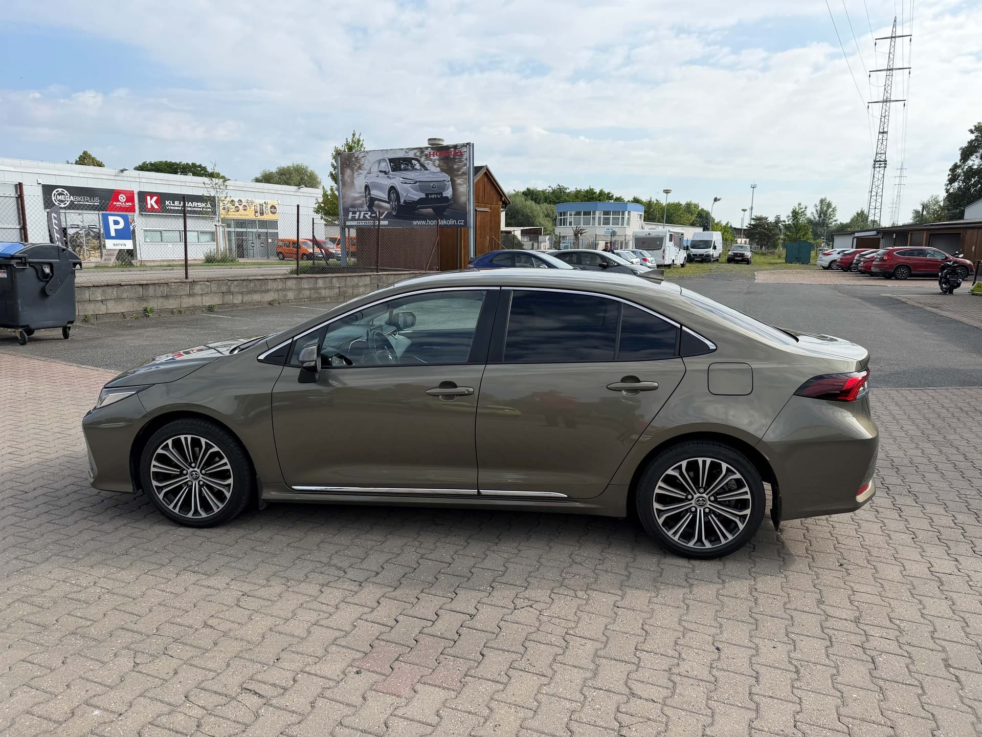 Toyota Corolla 1,6 VVTi Style + Chrom paket 97kW - Náhled 6