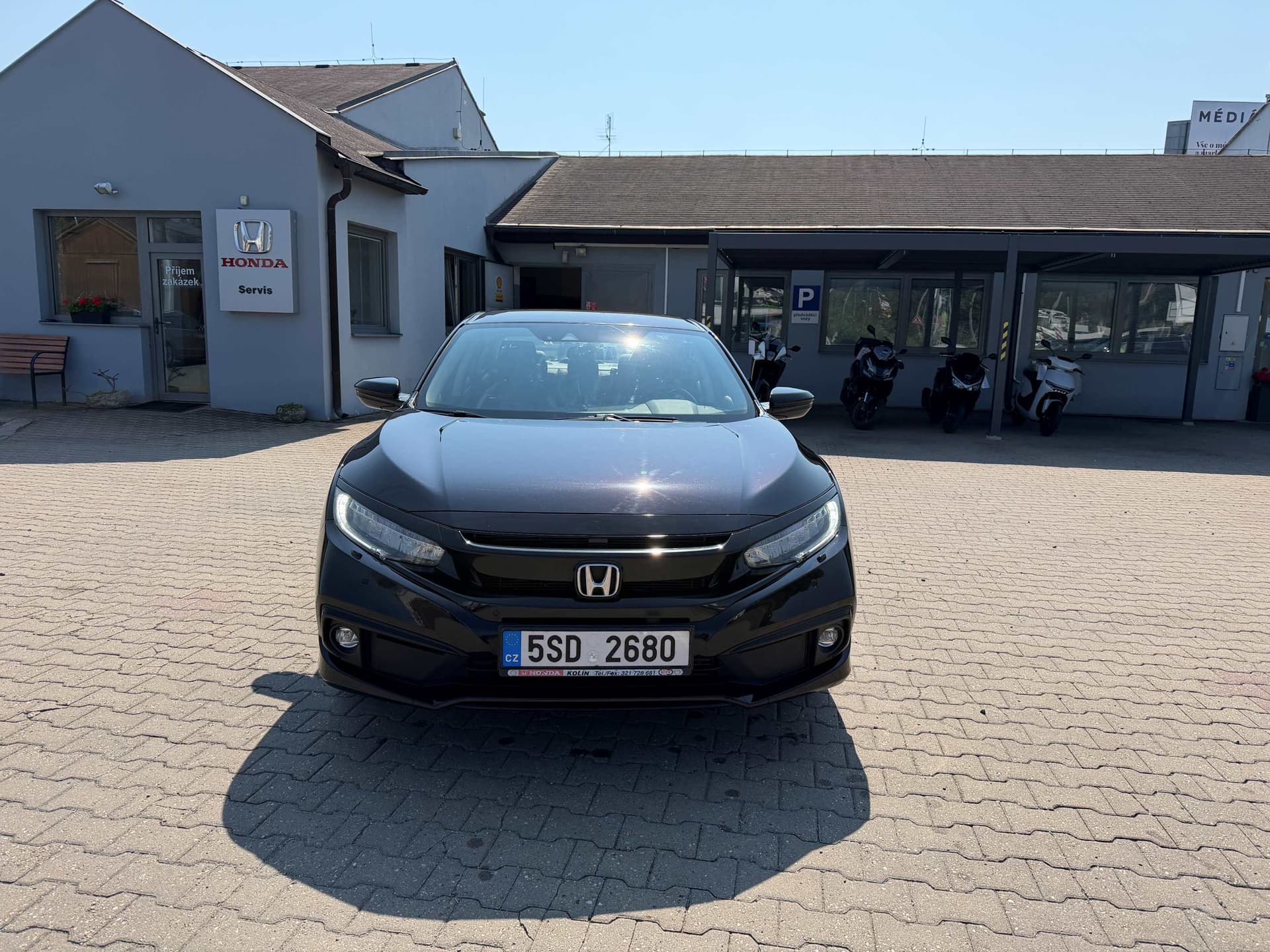 Honda Civic 1,5 Elegance 6MT - Фото 2
