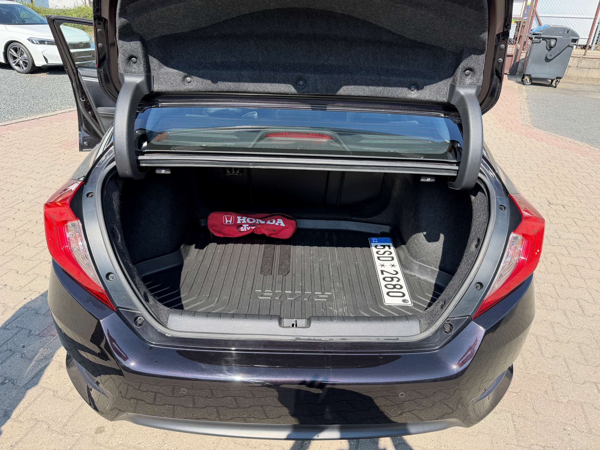 Honda Civic 1,5 Elegance 6MT - Мініатюра 11